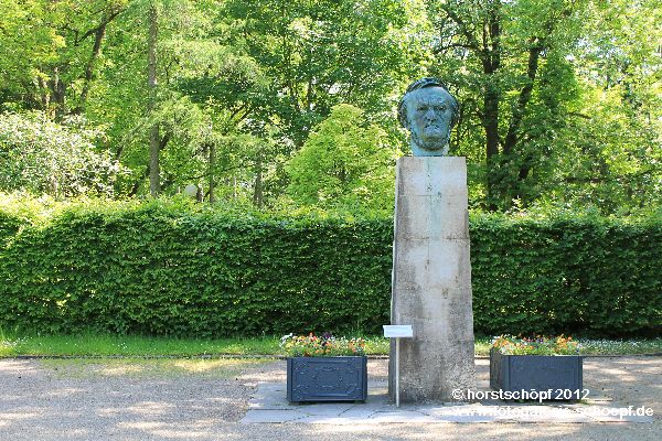 Bayreuth - Richard-Wagner-Bueste Festspielpark